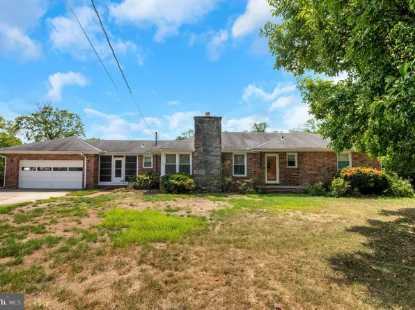 365 E Butler Ave, Vineland, NJ 08360