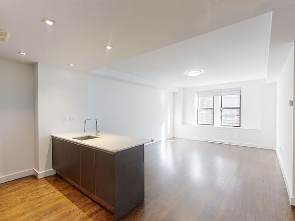 4th image of 666 W End Ave #8TV