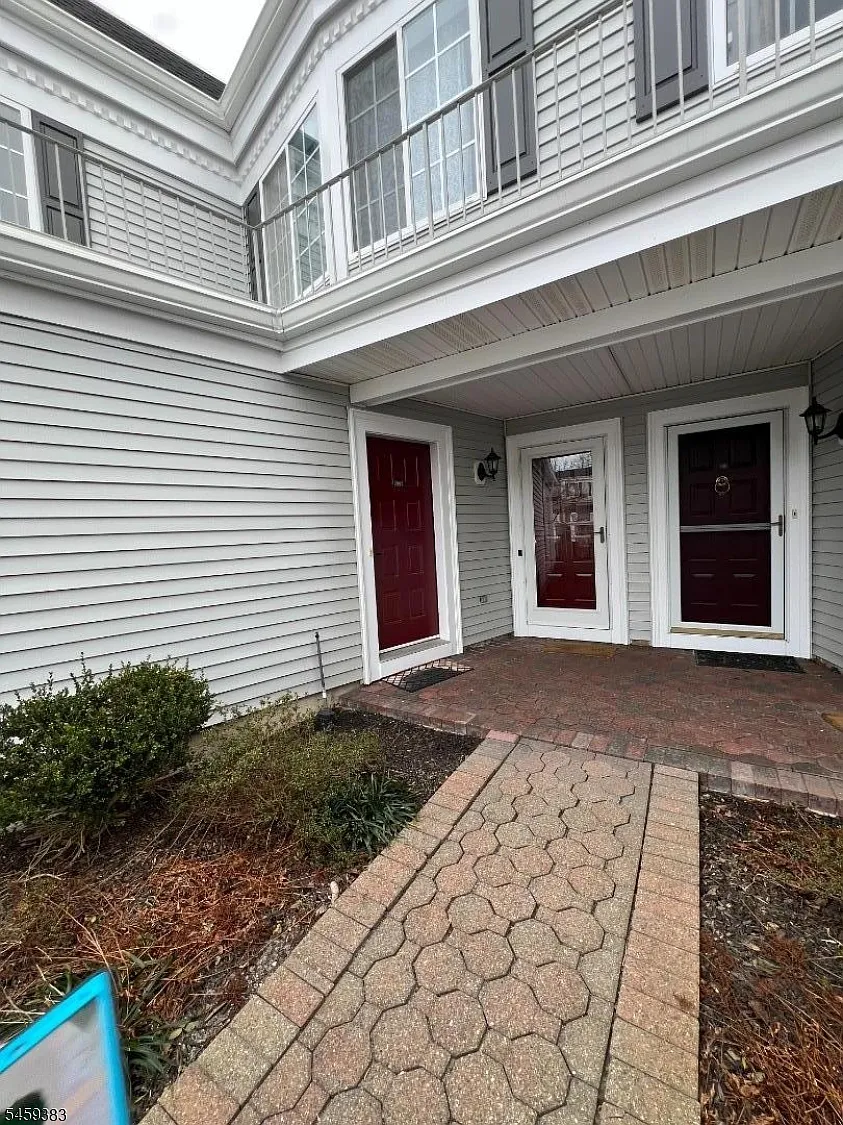 1 bed, 1.0 bath, $2,600 — Photo 2
