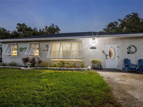1611 27th St W, Bradenton, FL 34205