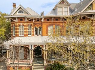 402 E Huntingdon St, Savannah, GA 31401