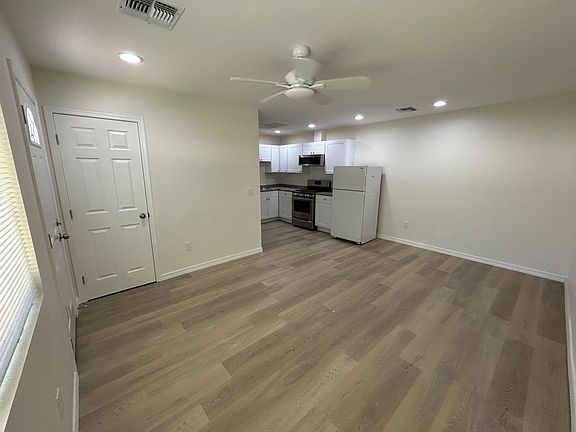 Living room/Dining Room