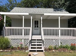 2010 Ruddiman Dr, Muskegon, MI 49445