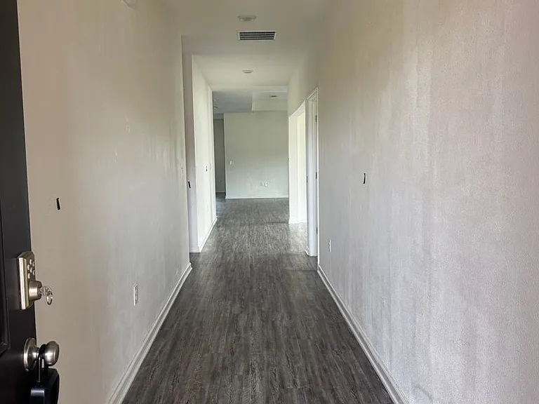316 Merlin Ct — Photo 3
