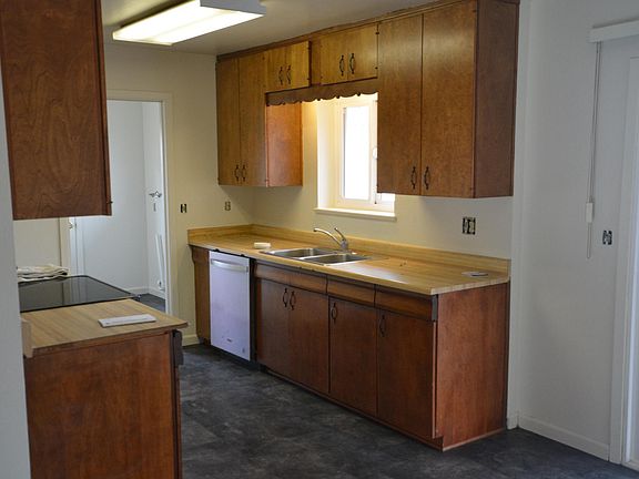 kitchen to laundry area