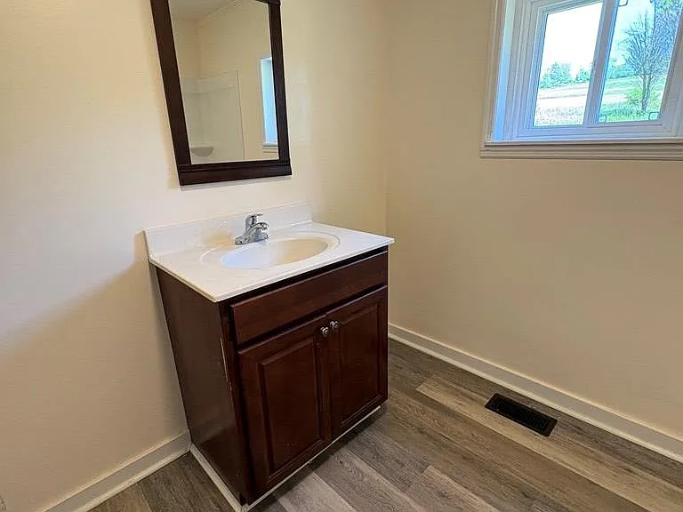 1058 Campbell Run Rd — Photo 20