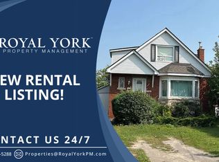 1031 Fennell Ave E #1, Hamilton, ON L8T1R5