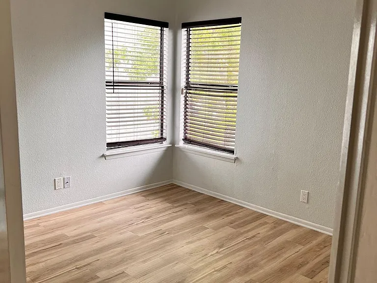 4503 Sherwood Way — Photo 7