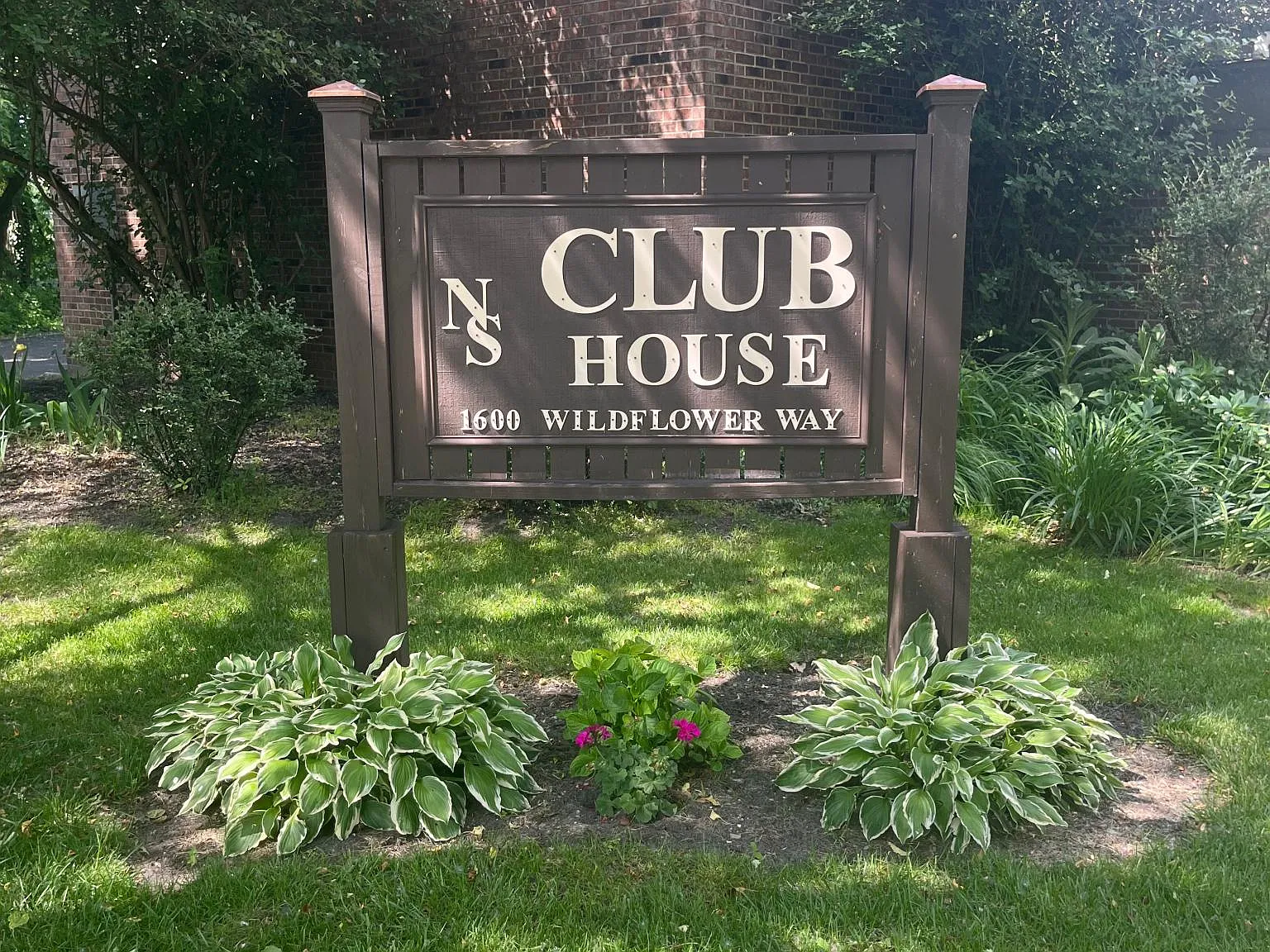 2 bed, 1.5 bath, 1210 sqft, $1,600 — Photo 2