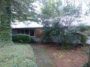 565 S Riverside St, Portland, OR 97219