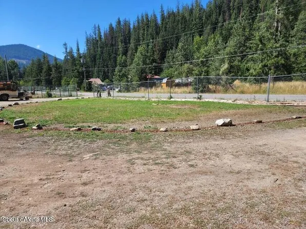 3661 Pinecreek Rd, Pinehurst, ID 83850