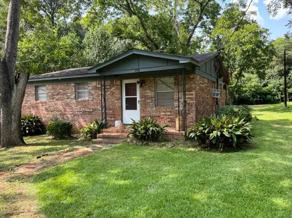 878 3rd Ave SE, Dawson, GA 39842