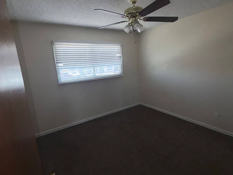 6752 W Colter St — Photo 8