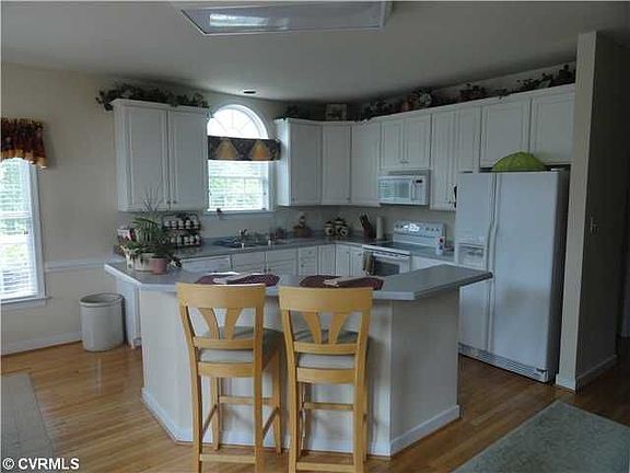 5th image of 8054 Lake Haven Dr