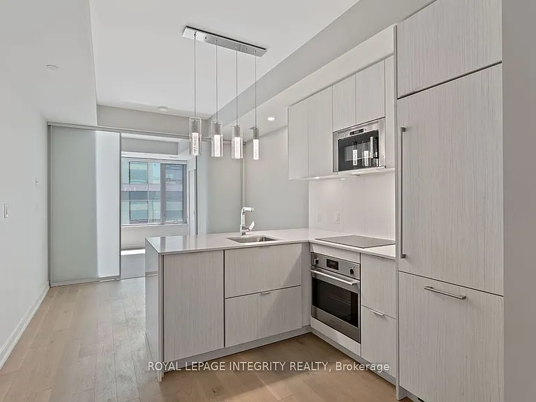 101 Queen St #802 — Photo 8