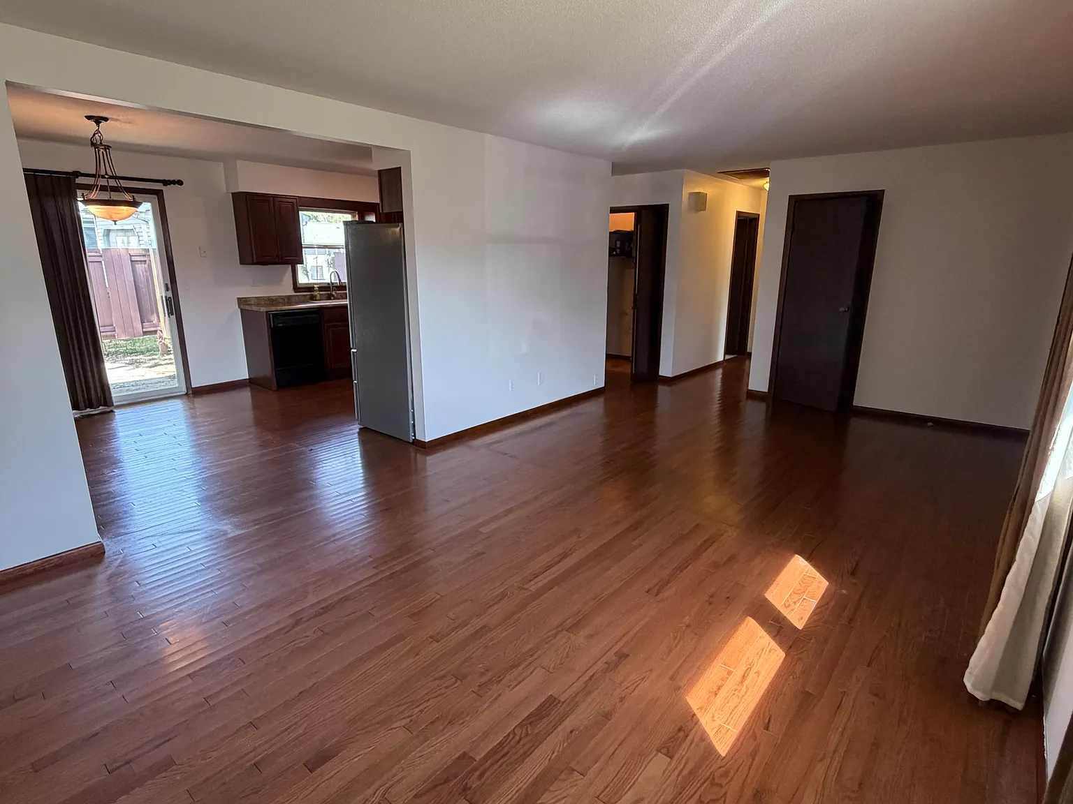 2 bed, 1361 sqft, $1,200 — Photo 2
