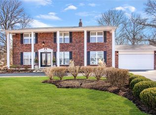 2814 Yaeger Rd, Saint Louis, MO 63129