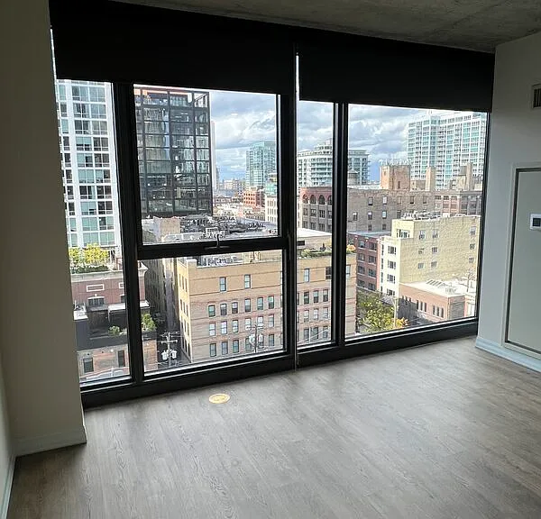 603 N Wells St #401 — Photo 4