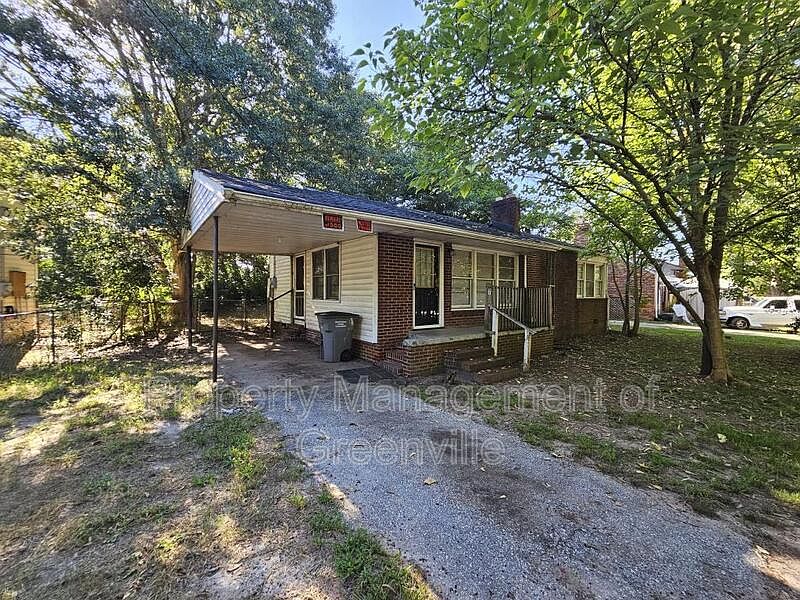 1st image of 7 Mayflower Ave