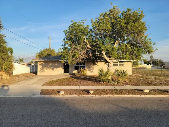 6211 Cornell Rd, Bradenton, FL 34207