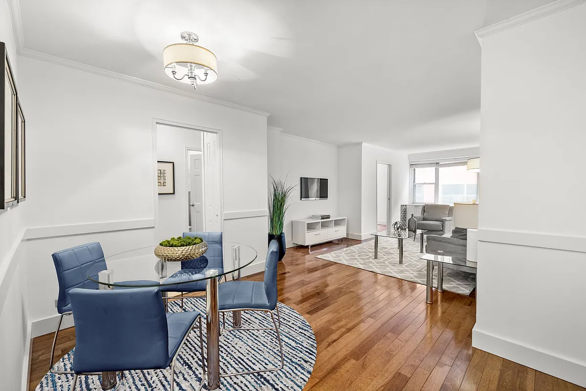 400 East 77th St Unit 4E  