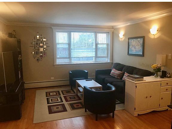 2nd image of 2115 W Farwell Ave