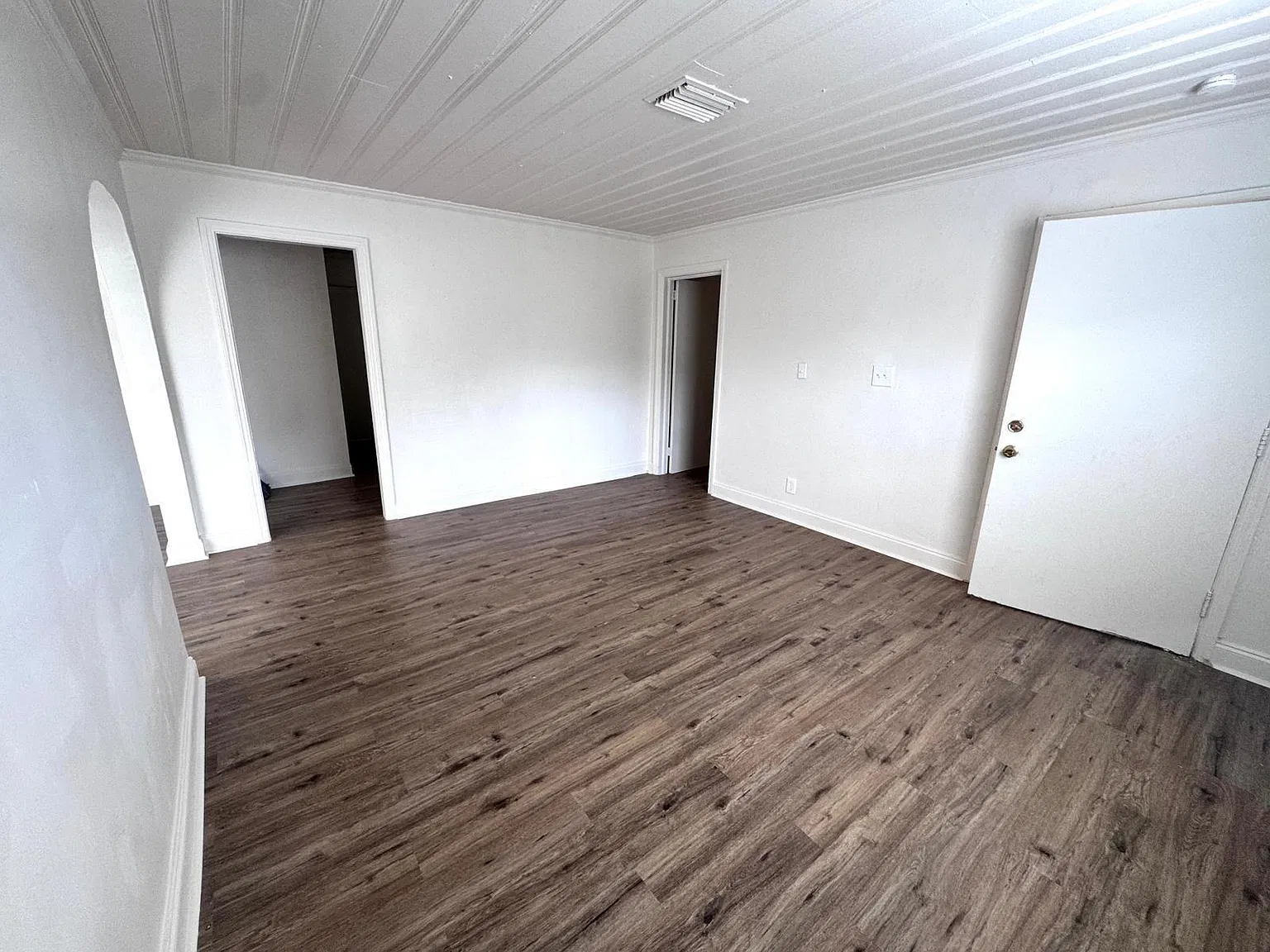 3 bed, 1.5 bath, 1266 sqft, $2,650 — Photo 2