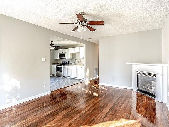 3rd image of 1212 Carlisle Ave