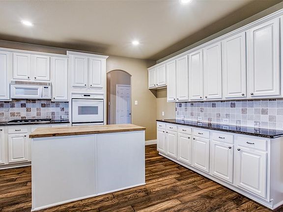 4th image of 3004 Chippenham Dr