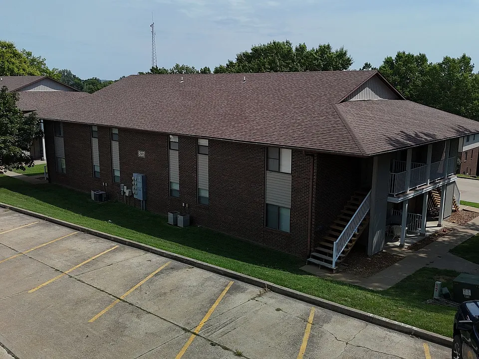 837 Southwest Blvd E