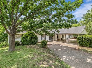 1208 Knotty Oaks Dr, Woodway, TX 76712