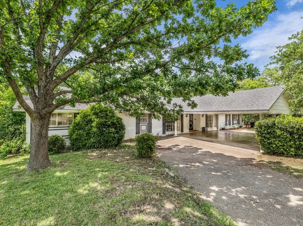 1208 Knotty Oaks Dr, Woodway, TX 76712