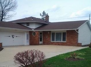 351 E Decker Dr, Seven Hills, OH
