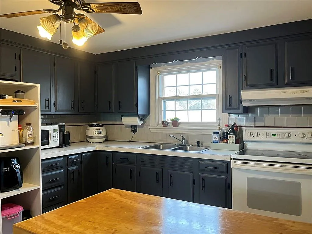 2 bed, 1040 sqft, $2,500 — Photo 2