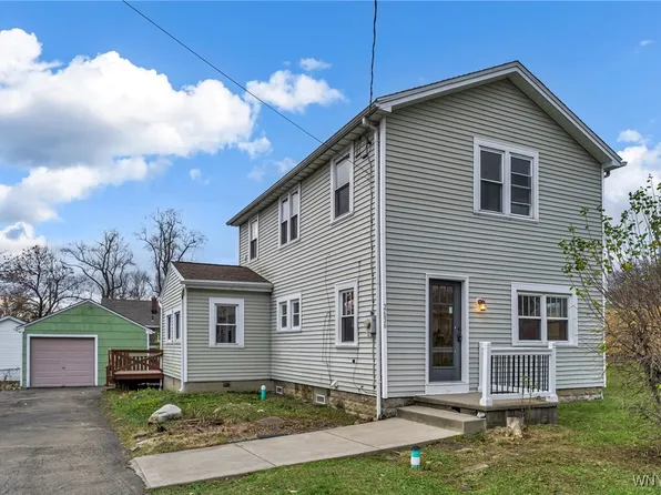 2636 Hawthorne Ave, Hamburg, NY 14075