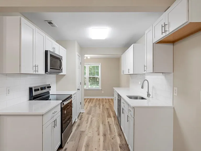 1611 Poole Rd — Photo 3