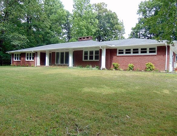 1st image of 6 Thayer Ln