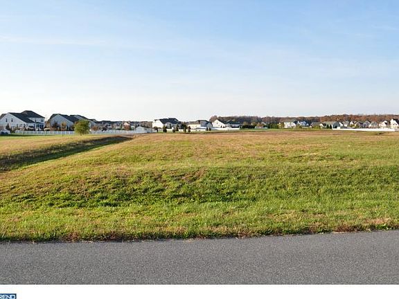 3rd image of 15375 Cantwell Ct