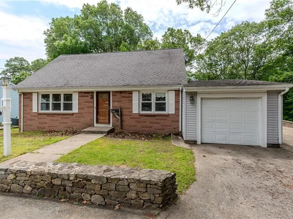 80 Westwood Rd, North Smithfield, RI 02896