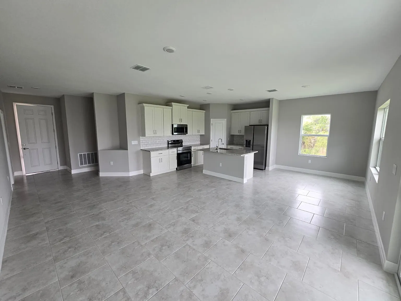 3 bed, 1615 sqft, $2,000 — Photo 3