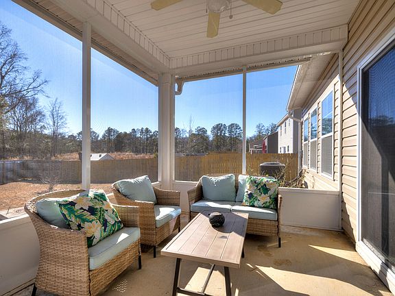 3rd image of 17 High Point Dr