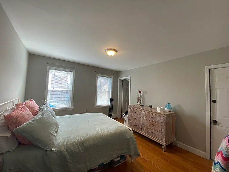 211 London St #1 — Photo 6