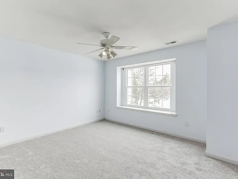 4 Hogan Way — Photo 23