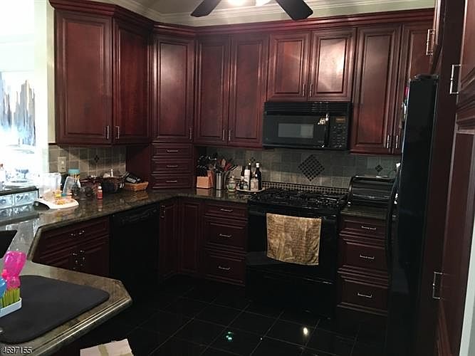2nd image of 14 Barrister St #176
