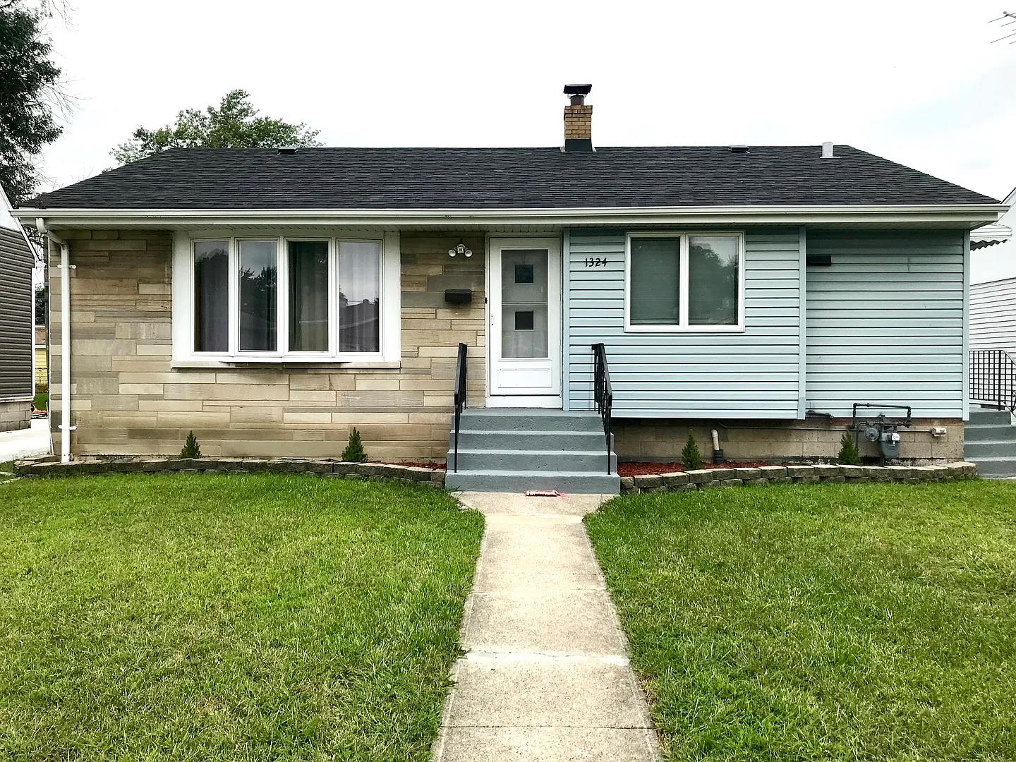1324 Hirsch Ave photo 1