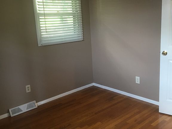 4th image of 5325 Bancroft Ave