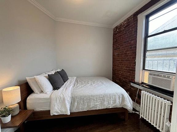 4th image of 410 E 13th St #Penthouse 6e