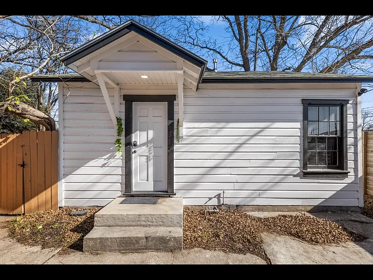 2807 Breeze Ter #B — Photo 2