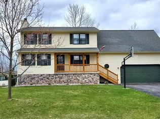 1615 Locust Rd, Little Suamico, WI 54141