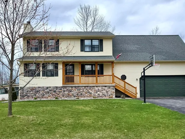 1615 Locust Rd, Little Suamico, WI 54141
